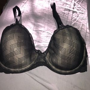 Lightly lined natori black and nude lace bra